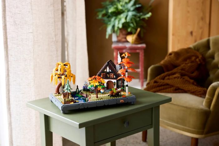 Конструктор LEGO Icons Осінній котеджний сад