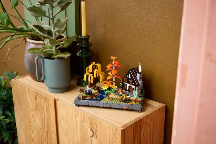 Конструктор LEGO Icons Осінній котеджний сад