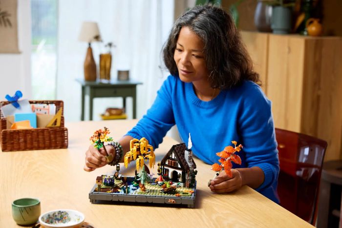 Конструктор LEGO Icons Осінній котеджний сад