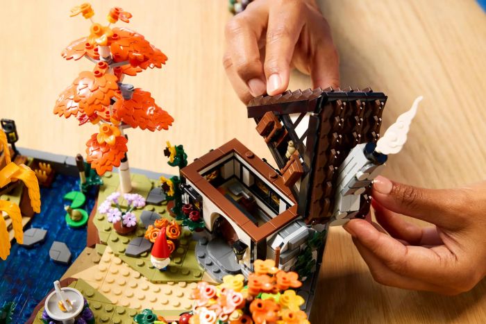 Конструктор LEGO Icons Осінній котеджний сад