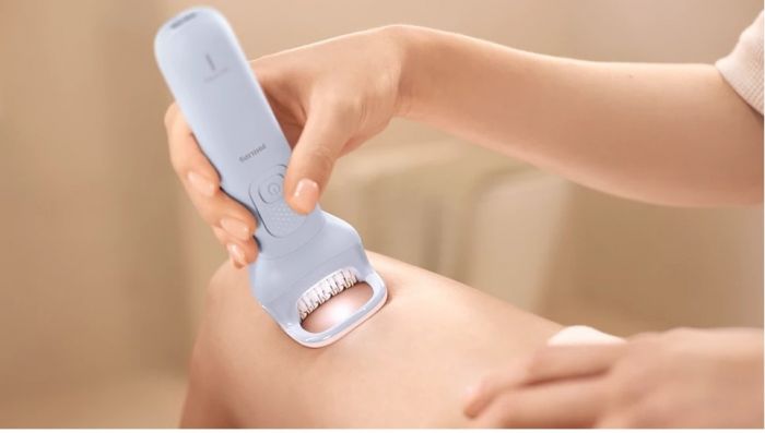 Епілятор Philips Series 8000 дисковий, аккумул., пінцет.-32, волог.+сух., насадок-4, чохол біло-голубий