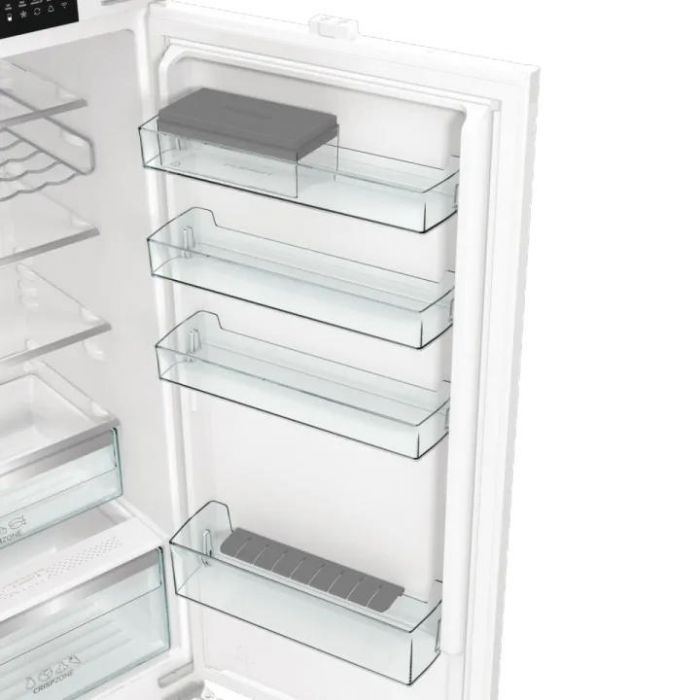 Холодильник Gorenje вбудований з нижн. мороз., 193,7x69x55см, 2 двері,284(76)л, А+, NF+, Зона св-ті, Диспл, Wi-Fi, Біли