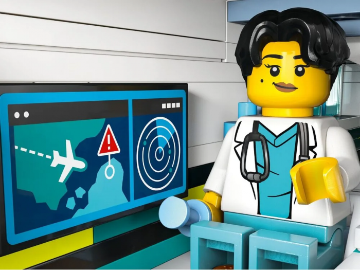 Конструктор LEGO City Літак швидкої медичної допомоги
