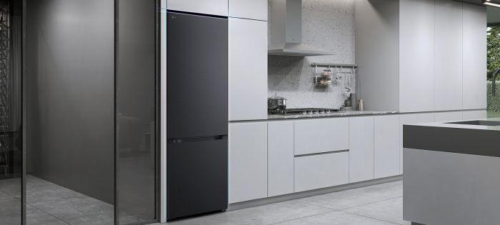 Холодильник LG з нижн. мороз., 203x60х68, холод.відд.-262л, мороз.відд.-113л, 2дв., E, NF, інв., диспл внутр., Fresh Сonverter, Metal Fresh, чорний матовий