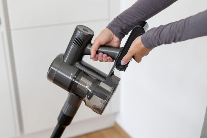 Пилосос Gorenje бездротовий, 70Вт, конт пил -0.7л, автон. робота до 60хв, HEPA, підсвічування, індикатор, антрацит