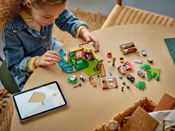 Конструктор LEGO Friends Догляд за тваринами в заповіднику панд