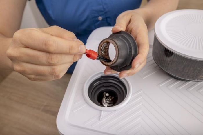 Кавоварка Gorenje ріжкова 2.5л, кавомолка 0,25л, капучинатор, кнопочне керування, білий