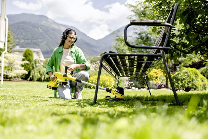 Тример садовий акумуляторний Karcher LTR 3-18 Dual Battery Set 18В акб 2х2А·год 30см 8000об/хв 2хЗП Power 2.42кг