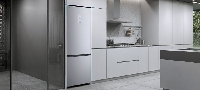 Холодильник LG з нижн. мороз., 203x60х68, холод.відд.-262л, мороз.відд.-113л, 2дв., E, NF, інв., диспл зовн., Fresh Сonverter, сріблястий