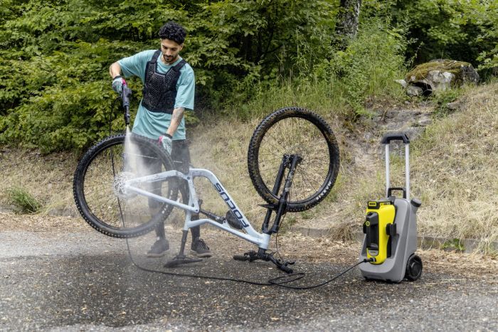 Мінімийка акумуляторна Karcher OC 6-18 Premium Battery Set 18В акб 1х2.5А·год 24бар 200л/год бак для води 12л ЗП 5.73кг