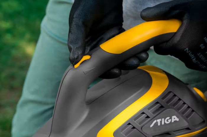 Повітродув-пилосос садовий мережевий STIGA BL130cV 2600Вт 331.2км/год мішок 45л 4.7кг