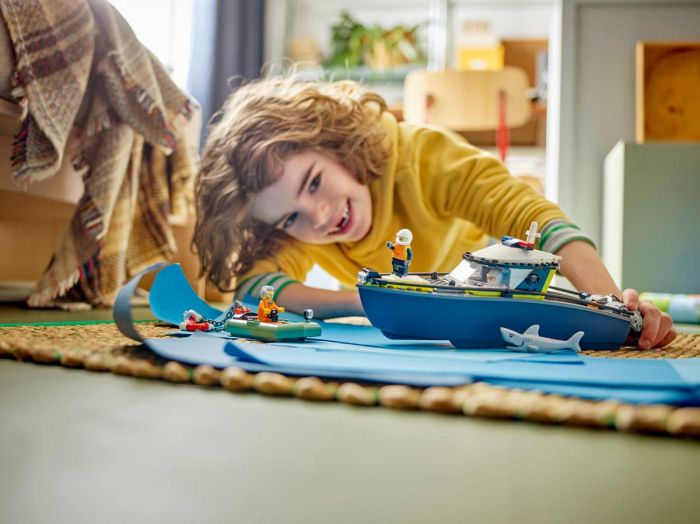 Конструктор LEGO City Переслідування на поліцейському катері