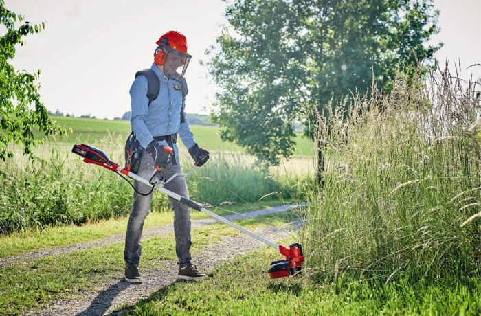 Тример садовий акумуляторний Einhell AGILLO 18/200 X-Change PXC 18В акб 1х4А·год ліска 30см/ніж 20см 7500об/хв ЗП 6.8кг