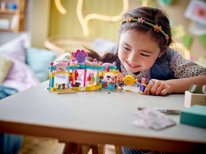 Конструктор LEGO Friends Цукерня Хартлейк-Сіті