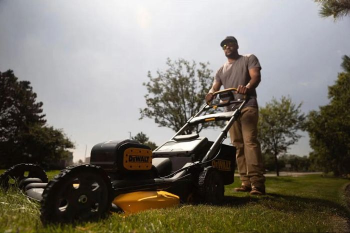 Газонокосарка акумуляторна DeWalt 2х18В 53см 67л 25-102мм 28кг без АКБ та ЗП