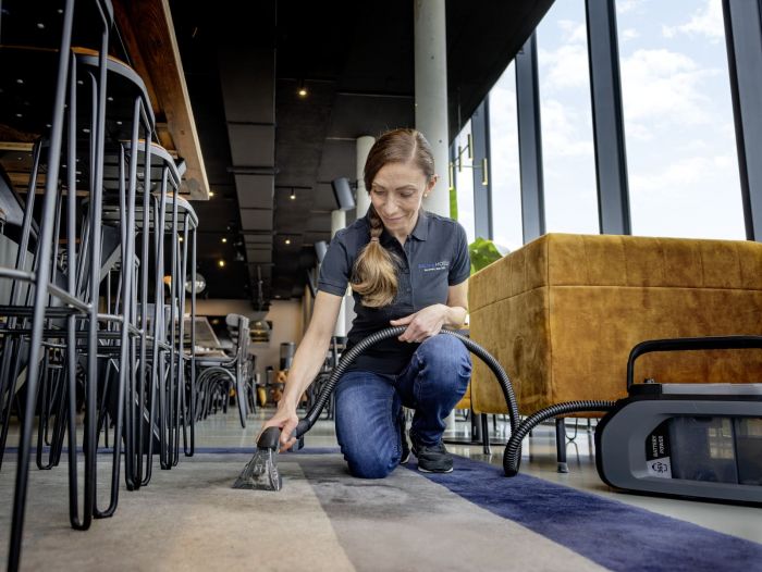 Пилосос професійний акумуляторний Karcher Puzzi 2/1 Bp 36Вт 16кПа контейнер 1.7/2.9л вологе/сухе прибирання  3.74кг