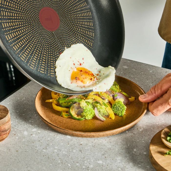 Сковорода Tefal Emotion+, 18см, нержавіюча сталь, бакеліт, чорний