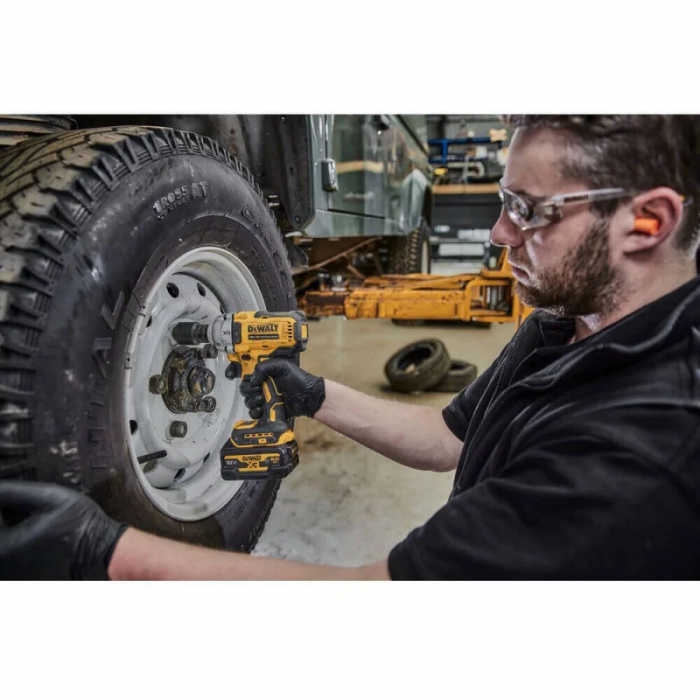 Гайковерт ударний акумуляторний DeWALT XR Li-Ion 18В 1084Нм 2000об/хв 3250уд/хв 1/2" 1.67кг без АКБ та ЗП