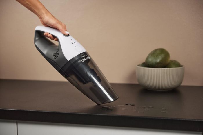 Пилосос Gorenje автомоб, 100Вт, конт пил-0.5л, зарядна станція, автон. робота до 20хв, мікрофільтр, дод.насадки-3 шт, чорний