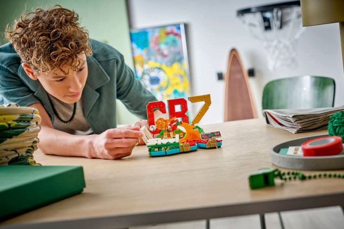 Конструктор LEGO Editions Football Кріштіану Роналду — найкращі моменти футбольних матчів