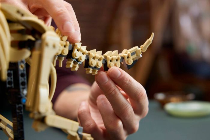 Конструктор LEGO Jurassic World Скамянілості динозаврів: трицератопс