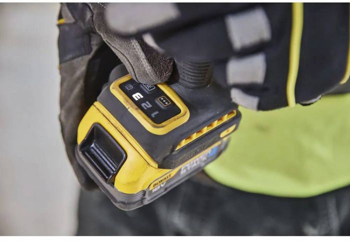 Шурупокрут ударний акумуляторний DeWalt XR Li-Ion 18В 282Нм 3800об/хв 4400уд/хв 1.1кг без АКБ і ЗП