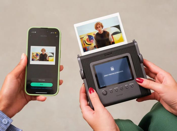 Фотокамера миттєвого друку Fujifilm Instax Wide Evo Black