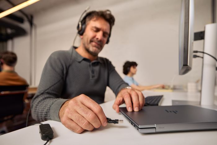 Гарнітура комп'ютерна стерео On-ear HP Poly Mission 825, USB-A, USB-C, 4 x Uni-mic, ANC, Beamforming, AI noise cancelling, Teams, Zoom, Google Meet, чорний