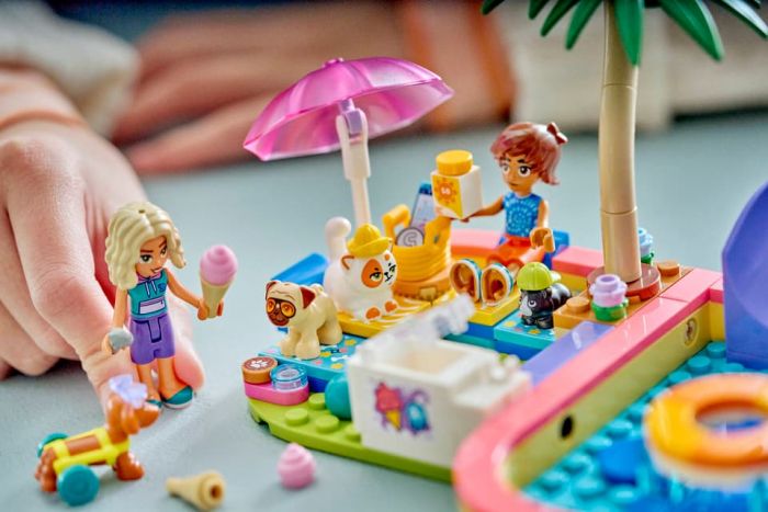 Конструктор LEGO Friends Веселий день в аквапарку