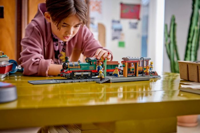 Конструктор LEGO City Старовинний паровоз