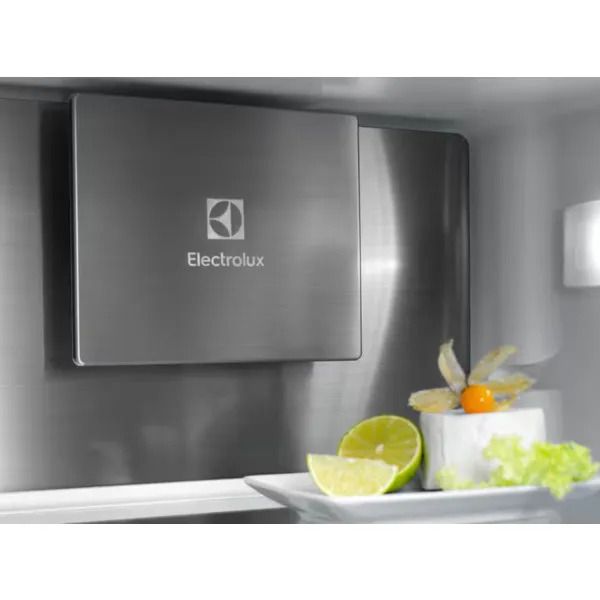 Холодильник Electrolux вбудований з нижн. мороз., 188x55х55, холод.відд.-215л, мороз.відд.-63л, 2дв., Е, Combi, інв., диспл внутр., зона св-ті, білий