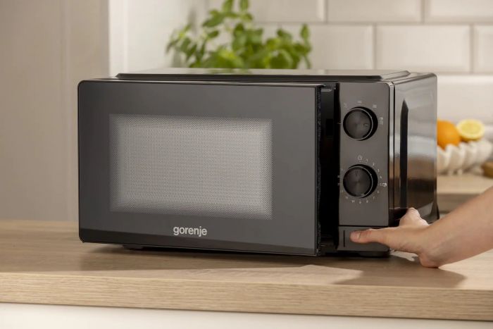 Мікрохвильова піч Gorenje, 20л, мех. керув., 700Вт, чорний