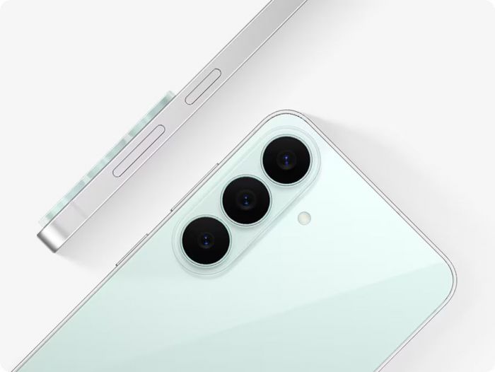 Смартфон Samsung Galaxy S26 FE 5G (S741) 6.7' 8/512ГБ, 2SIM, 4900мА•год, зелений світлий