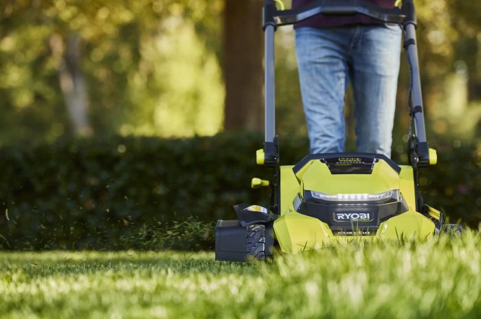 Газонокосарка акумуляторна Ryobi Max Power RY36LMXSP53B-160 36В акб 1х6А·год 53см 68л 25-100мм самохідна 30кг