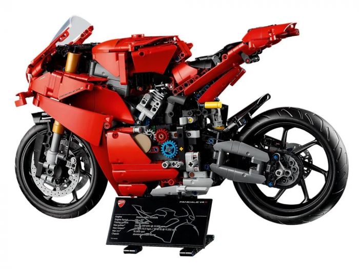 Конструктор LEGO Technic Мотоцикл Ducati Panigale V4 S