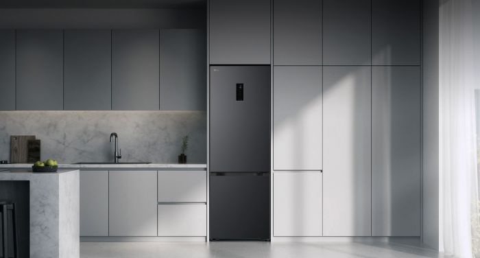 Холодильник LG з нижн. мороз., 203x60х68, холод.відд.-262л, мороз.відд.-113л, 2дв., E, NF, інв., диспл зовн., Fresh Сonverter, чорний