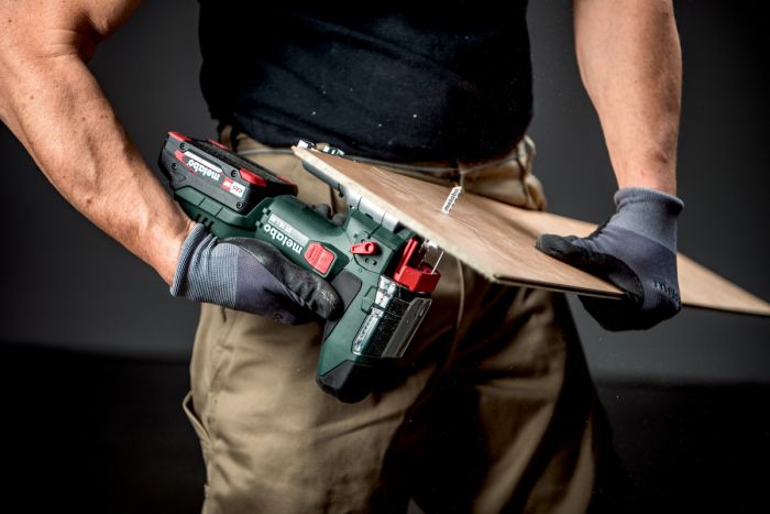 Лобзик акумуляторний Metabo ST 18 L 90 18В 750-3000об/хв хід 22мм 1.5кг без АКБ та ЗП