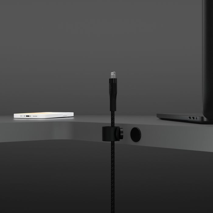 Кабель Belkin USB-A > Lightning заряджання/синхронізації 12Вт, 1м, плетений, силіконовий, з ремінцем на магніті, чорний