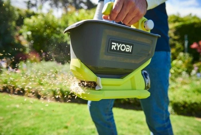 Сівалка акумуляторна Ryobi ONE+ OSS1800 18В 4л розкид до 3.5м 1.4кг без АКБ та ЗП