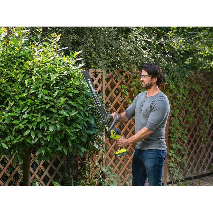 Кущоріз акумуляторний Ryobi ONE+ RY18HT50A-0 18В 50см крок різу 24мм 2.4кг без АКБ та ЗП