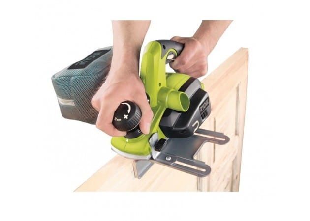 Рубанок Ryobi EPN7582NHG 750Вт 82мм стругання до 2мм виборка 0.5-1-1.5мм шпунт до 12мм 3.2кг
