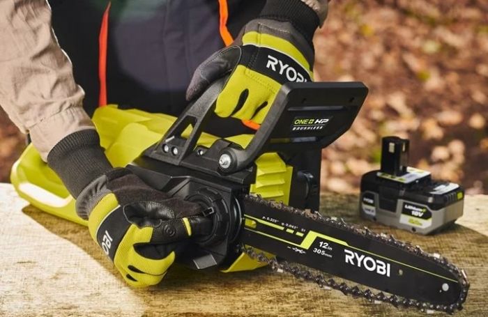 Пила ланцюгова акумуляторна Ryobi ONE+ HP RY18CSX30A-150 18В акб 1х5А·год ЗП 30см 3.2кг