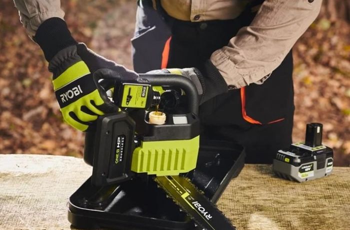 Пила ланцюгова акумуляторна Ryobi ONE+ HP RY18CSX30A-150 18В акб 1х5А·год ЗП 30см 3.2кг