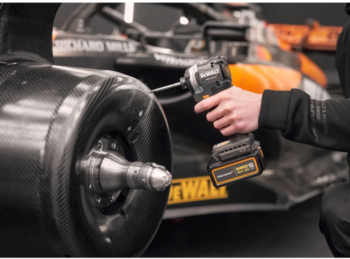 Шурупокрут-дриль ударний акумуляторний DeWALT McLaren F1 TEAM LIMITED EDITION 18В 2х5А·год 205Нм 1000-2800-3250об/хв кейс ЗП 1.0кг
