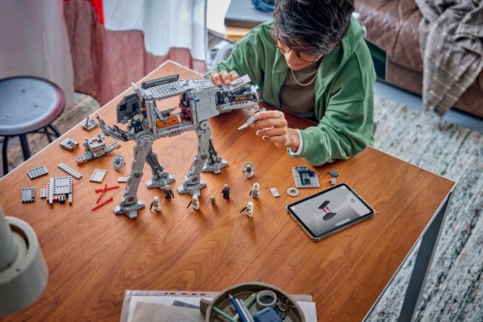 Конструктор LEGO Star Wars Осколок Імперії AT-AT з INT-4