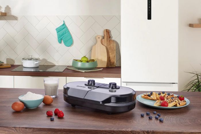 Міні-гриль  Gorenje 1400Вт, алюміній, пластина д/вафель, корпус-метал, чорний