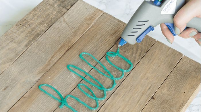 Пістолет клейовий Dremel GlueGun 930 стрижні 7мм 105-165° 0.2кг