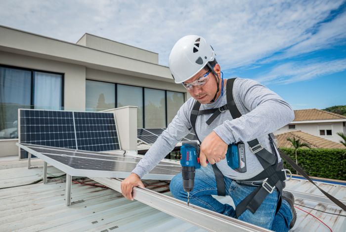Шурупокрут-дриль ударний акумуляторний Bosch Professional GSB 185-LI 18В 2х2.0А·год 50Нм 500·1900об/хв кейс 1кг