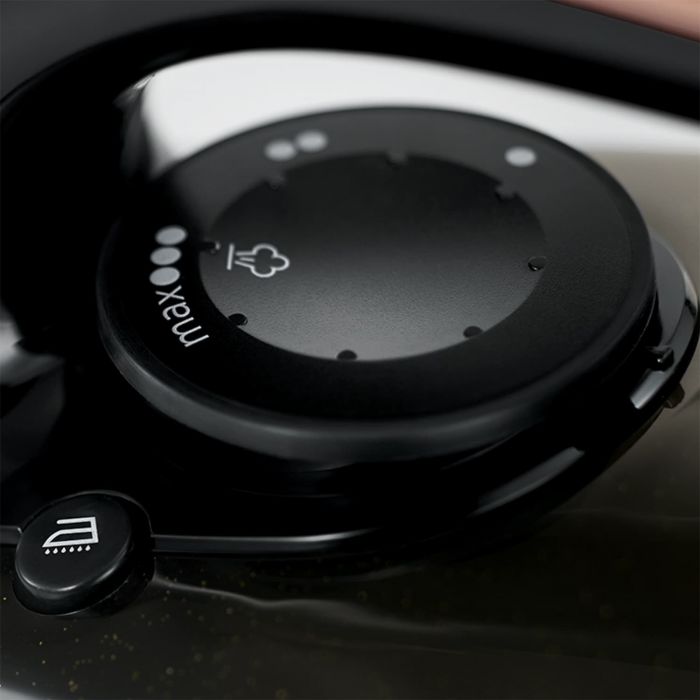 Праска Russell Hobbs Copper Express, 2600Вт, 315мл, паровий удар -150гр, постійна пара - 40гр, керам. підошва, чорно-коричневий